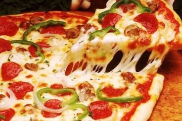 Mesmo sem importar diretamente, o custo da pizza exemplifica como tarifas internacionais podem impactar o comércio local e o consumidor - (crédito: Divulgação) Mesmo sem importar diretamente, o custo da pizza exemplifica como tarifas internacionais podem impactar o comércio local e o consumidor - (crédito: Divulgação)