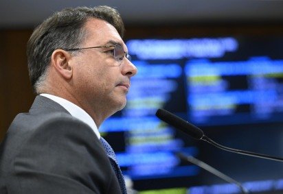 Com uma lista de problemas na pré-candidatura à Presidência da República, Flávio Bolsonaro pediu socorro à ex-primeira-dama -  (crédito: Andressa Anholete/Agência Senado       )