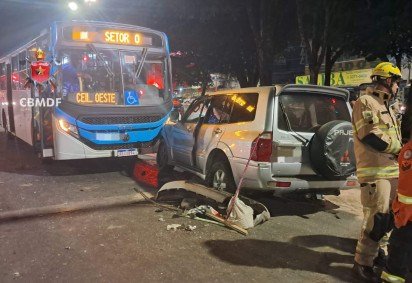 Colis&atilde;o entre SUV e dois &ocirc;nibus deixa ferido na Avenida H&eacute;lio Prates