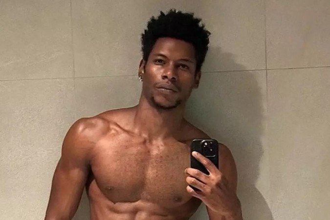 Nu frontal de Breno Ferreira em 'Jogada de risco' repercute na web - (crédito: Observatorio dos Famosos) Nu frontal de Breno Ferreira em 'Jogada de risco' repercute na web - (crédito: Observatorio dos Famosos)
