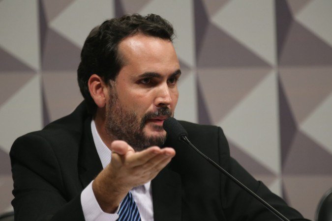 Anunciada na semana passada, pelo ministro do Planejamento e Orçamento, Bruno Moretti, a medida vai liberar R$ 5,7 bilhões destinados ao custeio dos ministérios até o fim do ciclo orçamentário atual - (crédito: Fabio Rodrigues Pozzebom/Agência Brasil) Anunciada na semana passada, pelo ministro do Planejamento e Orçamento, Bruno Moretti, a medida vai liberar R$ 5,7 bilhões destinados ao custeio dos ministérios até o fim do ciclo orçamentário atual - (crédito: Fabio Rodrigues Pozzebom/Agência Brasil)