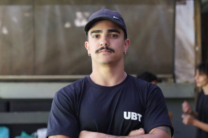 Instrutor Gabriel Miranda que d&aacute; aula de parkour na UBT, na 604 da Asa Norte
    