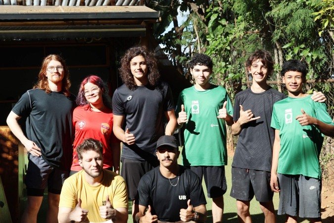 Alunos de parkour na UBT Escalada, que funciona no Clube-Vizinhança da Asa Norte