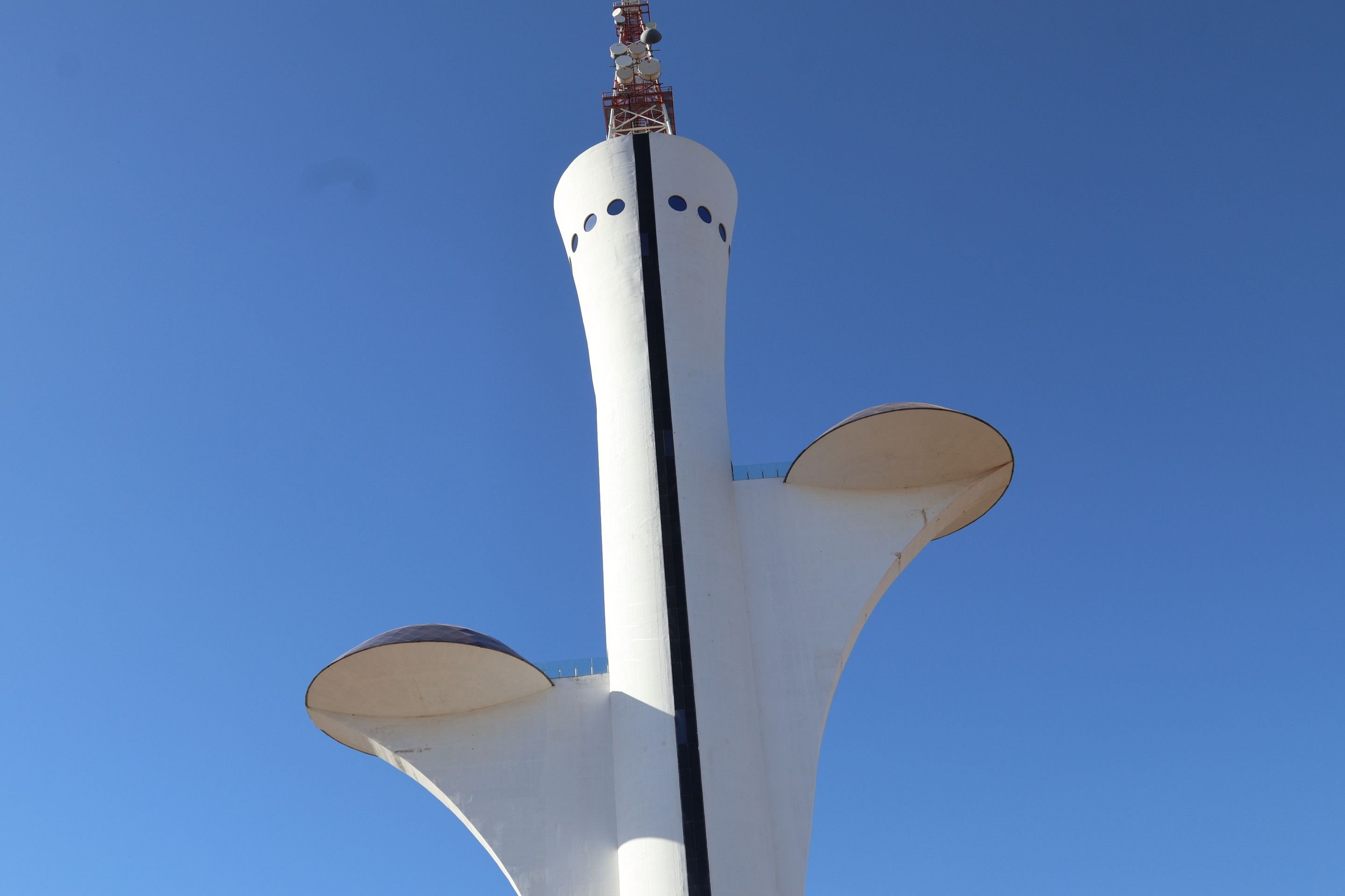 Última obra de Niemeyer em Brasília revela vista panorâmica da capital