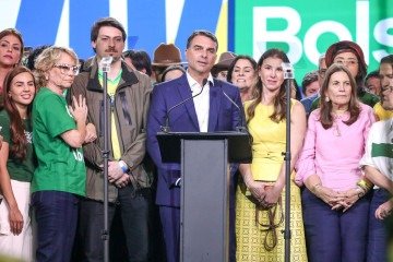 PL oficializou a candidatura de Flávio à Presidência com principais parlamentares da legenda. Único irmão presente foi Jair Renan - (crédito: Marina Uezima/Estadão Conteúdo) PL oficializou a candidatura de Flávio à Presidência com principais parlamentares da legenda. Único irmão presente foi Jair Renan - (crédito: Marina Uezima/Estadão Conteúdo)