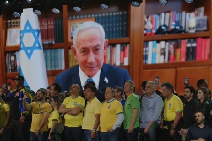 Benjamin Netanyahu ocupa o cargo de primeiro-ministro de Israel e é um dos líderes políticos mais longevos da história do país - (crédito: Reprodução/YouTube) Benjamin Netanyahu ocupa o cargo de primeiro-ministro de Israel e é um dos líderes políticos mais longevos da história do país - (crédito: Reprodução/YouTube)