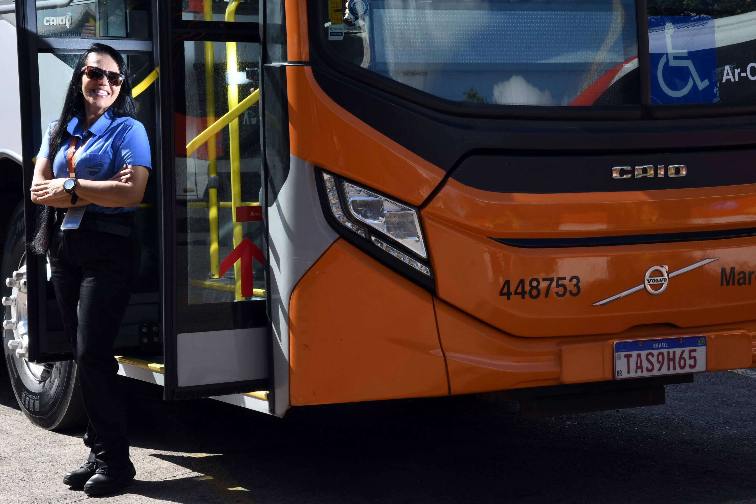 Tatiana Keller deixou a enfermagem para ser motorista de &ocirc;nibus