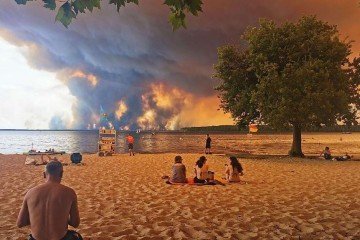 'Dragão das nuvens que cospe fogo': a assustadora tempestade provocada por incêndio nos céus da França -  (crédito: EPA/Shutterstock)