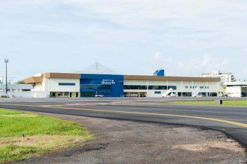 Pneu de um avião de pequeno porte, particular, estourou durante o pouso -  (crédito: Gabriel Magacho – Divulgação Socicam)