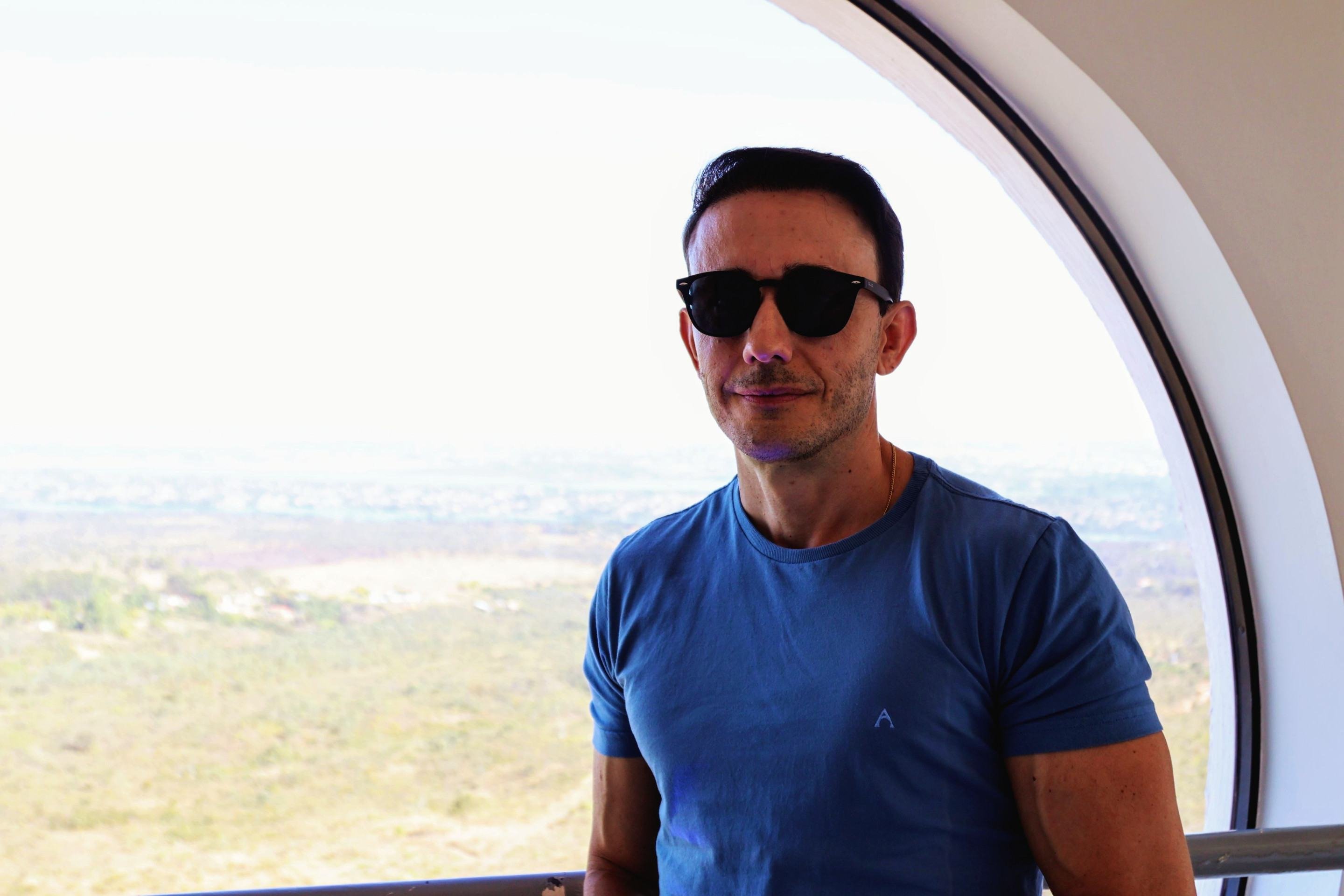O brasiliense Rafael Martins visitou a Torre de TV Digital pela primeira vez