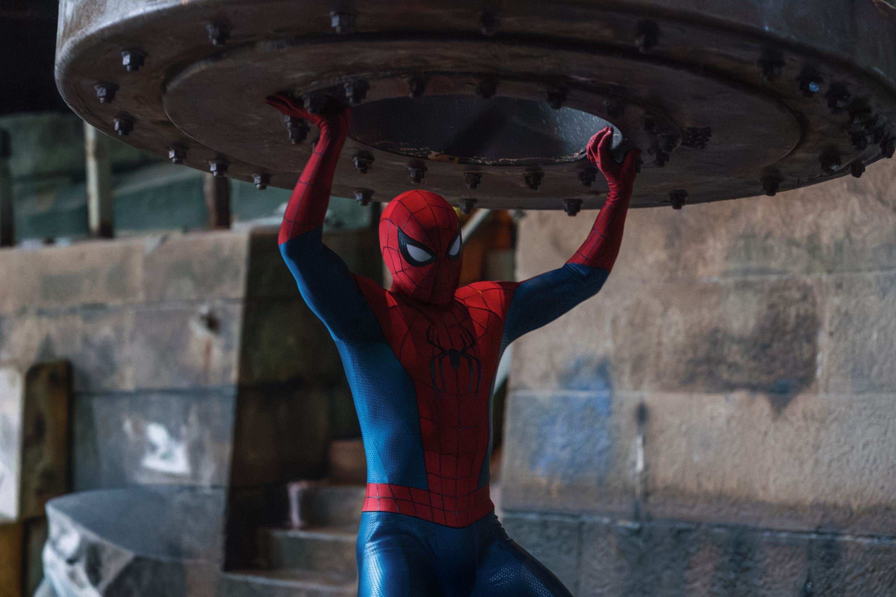 Uma teia de suspense: entender Tom Holland dá pista do que esperar do filme 