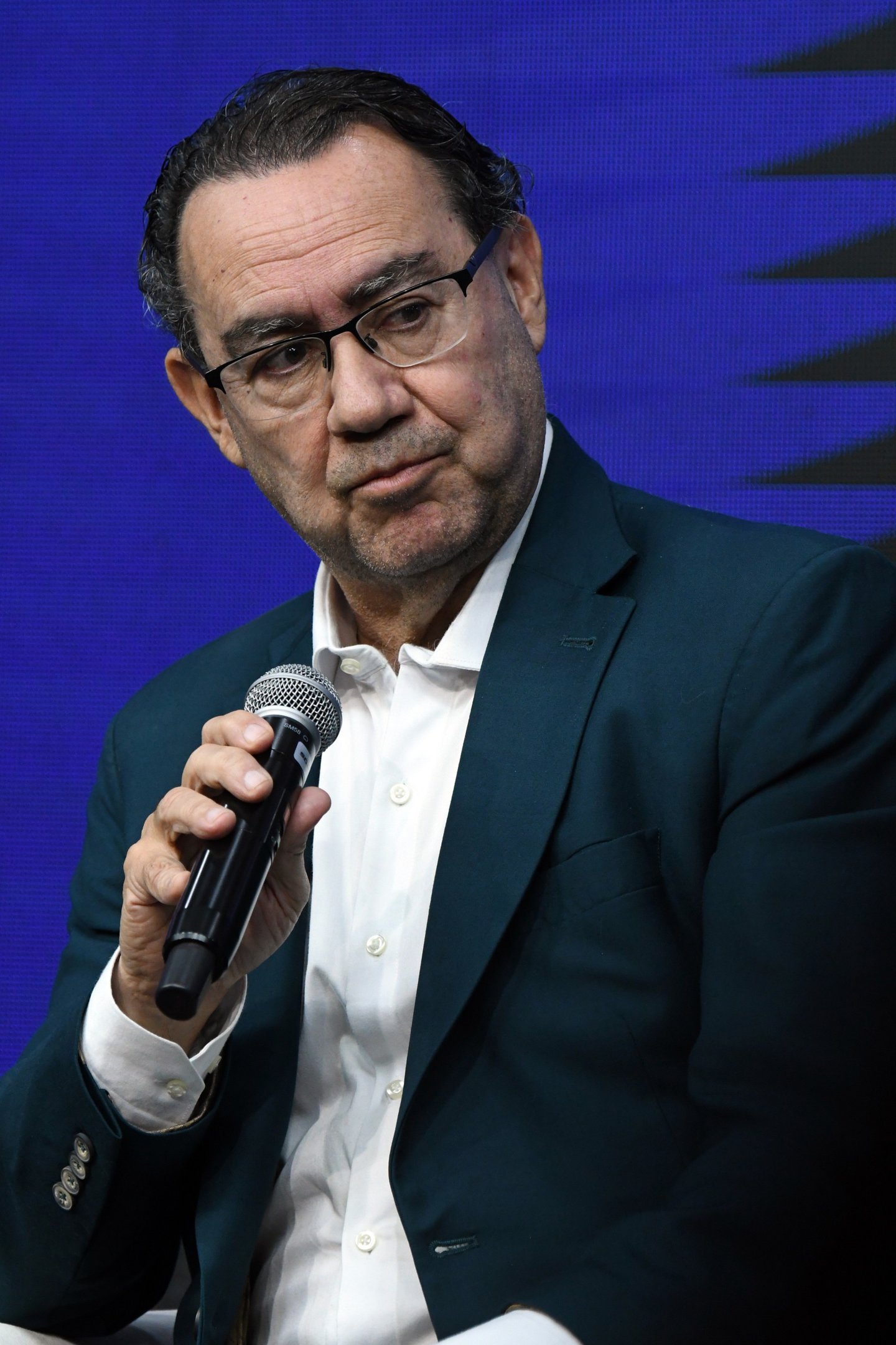 Augusto Cury: "Lula tinha que estar no debate para responder o caos que está a educação" - QTU Questões do Universo