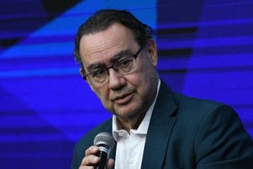 Fora da política tradicional, o psiquiatra e escritor Augusto Cury estreia nas urnas com um discurso de conciliação e a aposta de conquistar eleitores que rejeitam a polarização - (crédito: Marcelo Ferreira/CB/D.A Press) Fora da política tradicional, o psiquiatra e escritor Augusto Cury estreia nas urnas com um discurso de conciliação e a aposta de conquistar eleitores que rejeitam a polarização - (crédito: Marcelo Ferreira/CB/D.A Press)