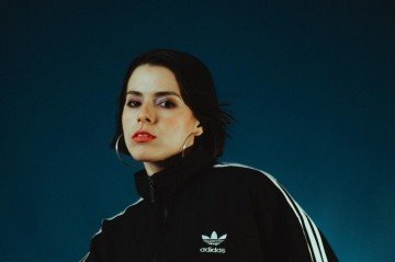 Louise França constrói identidade sonora com referências compartilhadas com o pai, Chico Science, mas principal influência para cantar foi Sandy, diz artista pernambucana - (crédito: Beatriz Didier) Louise França constrói identidade sonora com referências compartilhadas com o pai, Chico Science, mas principal influência para cantar foi Sandy, diz artista pernambucana - (crédito: Beatriz Didier)