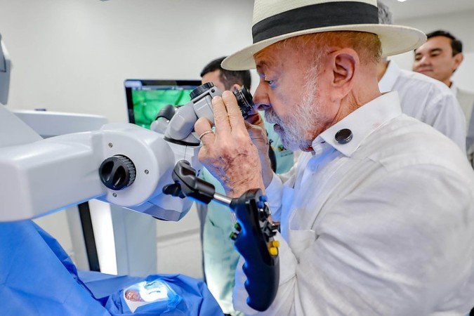 Presidente visitou o Centro de Radioterapia do Hospital de Andaraí, no Rio de Janeiro, nesta terça-feira (28/7) - (crédito: Ricardo Stuckert / PR) Presidente visitou o Centro de Radioterapia do Hospital de Andaraí, no Rio de Janeiro, nesta terça-feira (28/7) - (crédito: Ricardo Stuckert / PR)