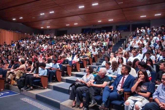 Projeto oferece curso gratuito e selecionará estudantes da rede pública para bolsas de graduação em instituições parceiras
- (crédito: Divulgação/DPDF) Projeto oferece curso gratuito e selecionará estudantes da rede pública para bolsas de graduação em instituições parceiras
- (crédito: Divulgação/DPDF)