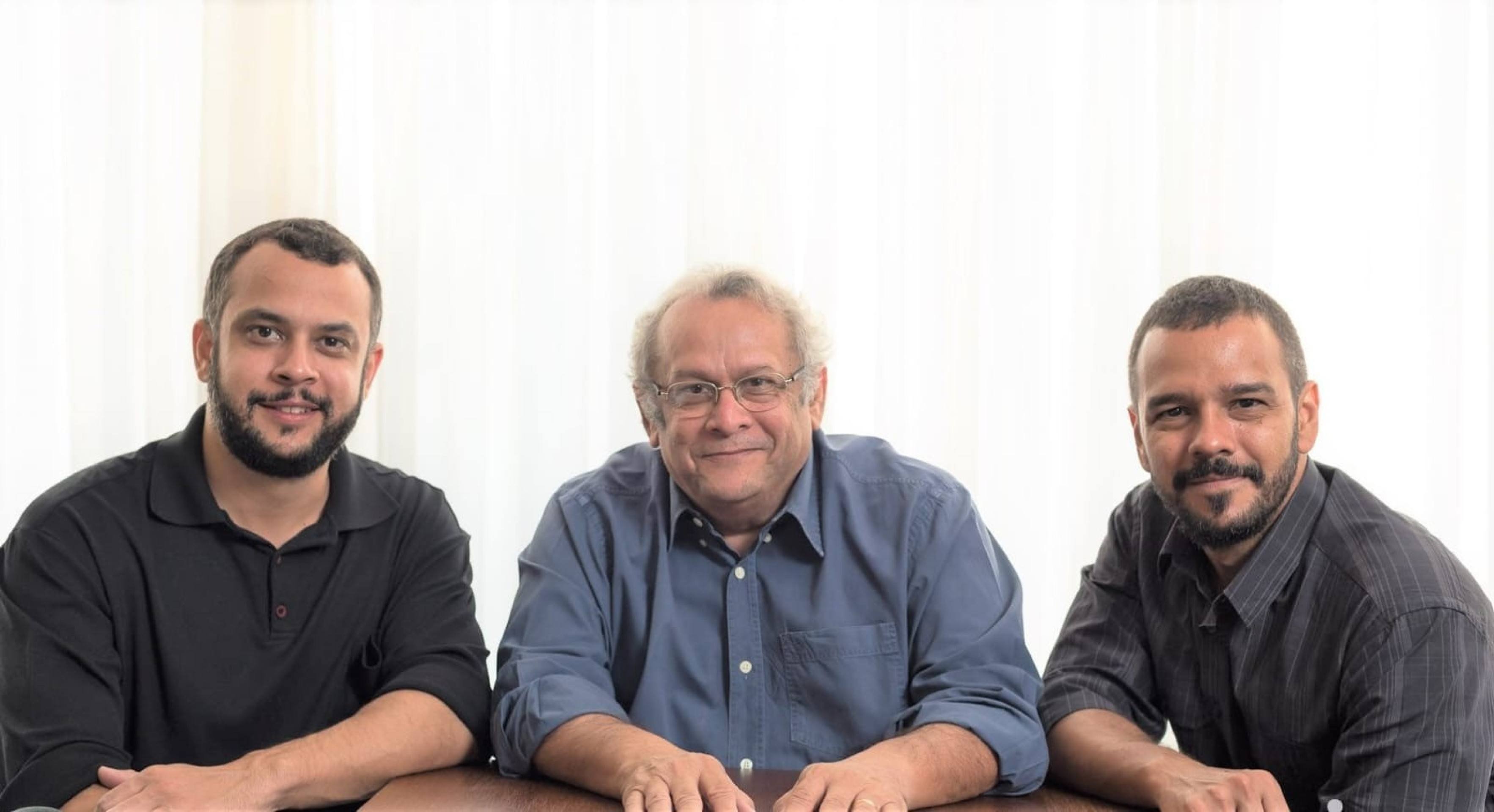 Irmãos Ferreira fazem show em homenagem ao pai, o poeta Clodo
