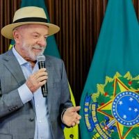 Entre os bens declarados, Lula apontou aplicações financeiras, apartamentos e terrenos -  (crédito:  Foto: Ricardo Stuckert )