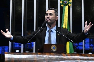 Cleitinho aparece na liderança das intenções de voto ao governo de Minas -  (crédito: Waldemir Barreto/Agência Senado)