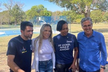 Celina Leão fiscaliza obras destinadas ao esporte e lazer no Paranoá - (crédito: Davi Cruz/CB/D.A Press) Celina Leão fiscaliza obras destinadas ao esporte e lazer no Paranoá - (crédito: Davi Cruz/CB/D.A Press)