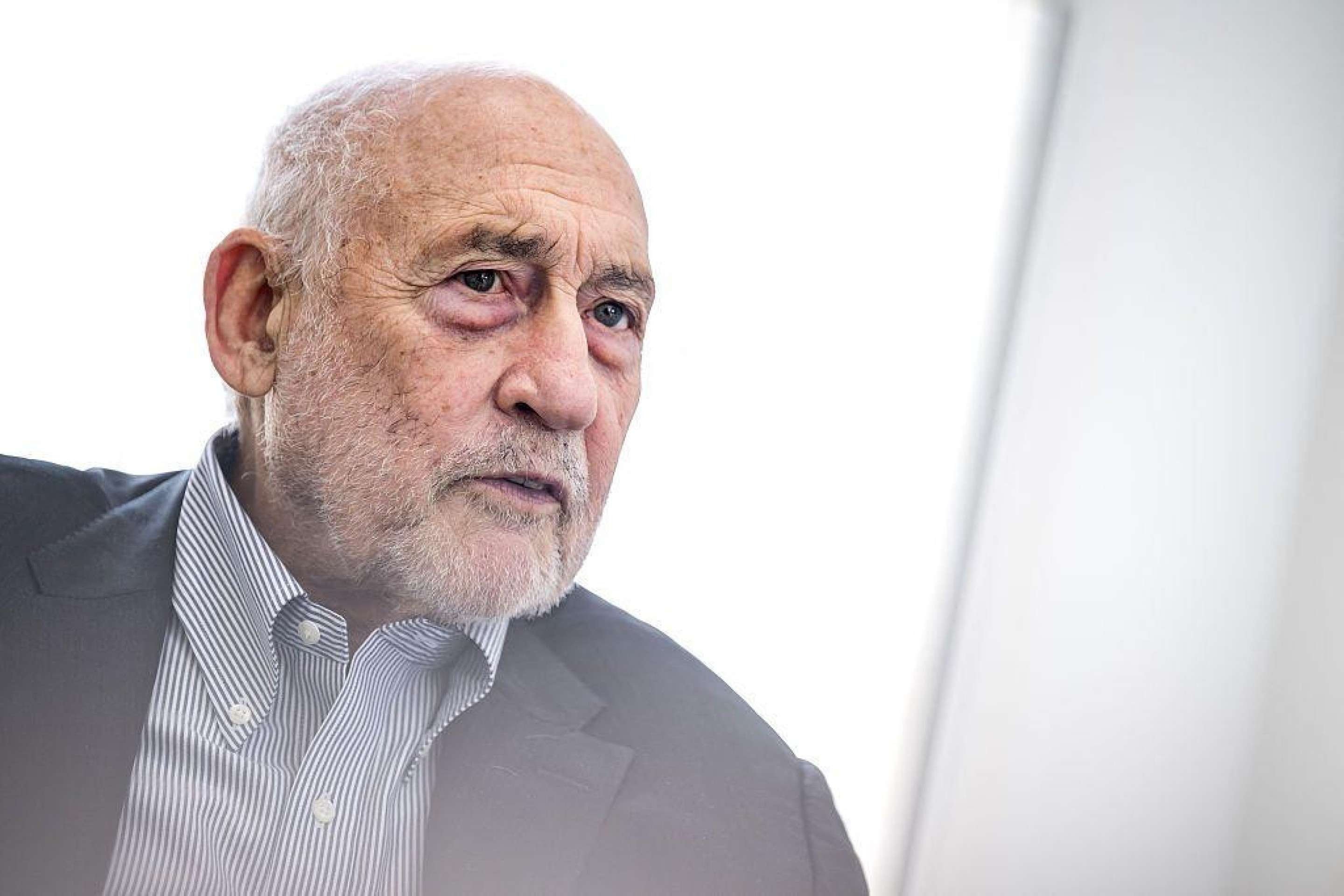 Benefícios do Pix superam custos impostos ao Brasil pelas tarifas de Trump, diz Nobel de Economia