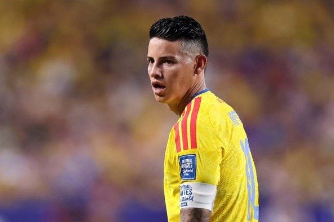 Avião com James Rodríguez tem falha no motor antes da decolagem
