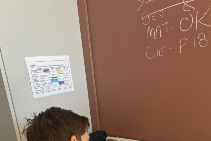 Antônio Spegiorin Drummond de 8 anos, estudante com laudo de altas habilidades em matematica e linguagem 