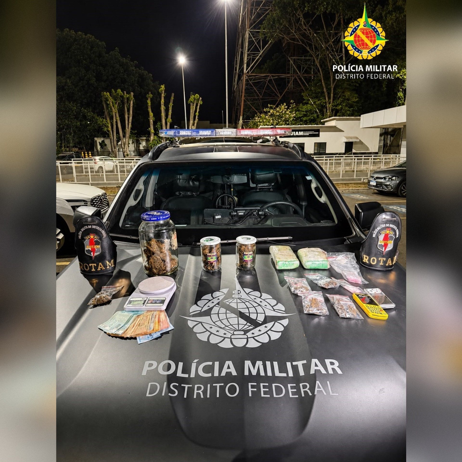 Vídeo: Dois homens são presos por tráfico de drogas em Ceilândia