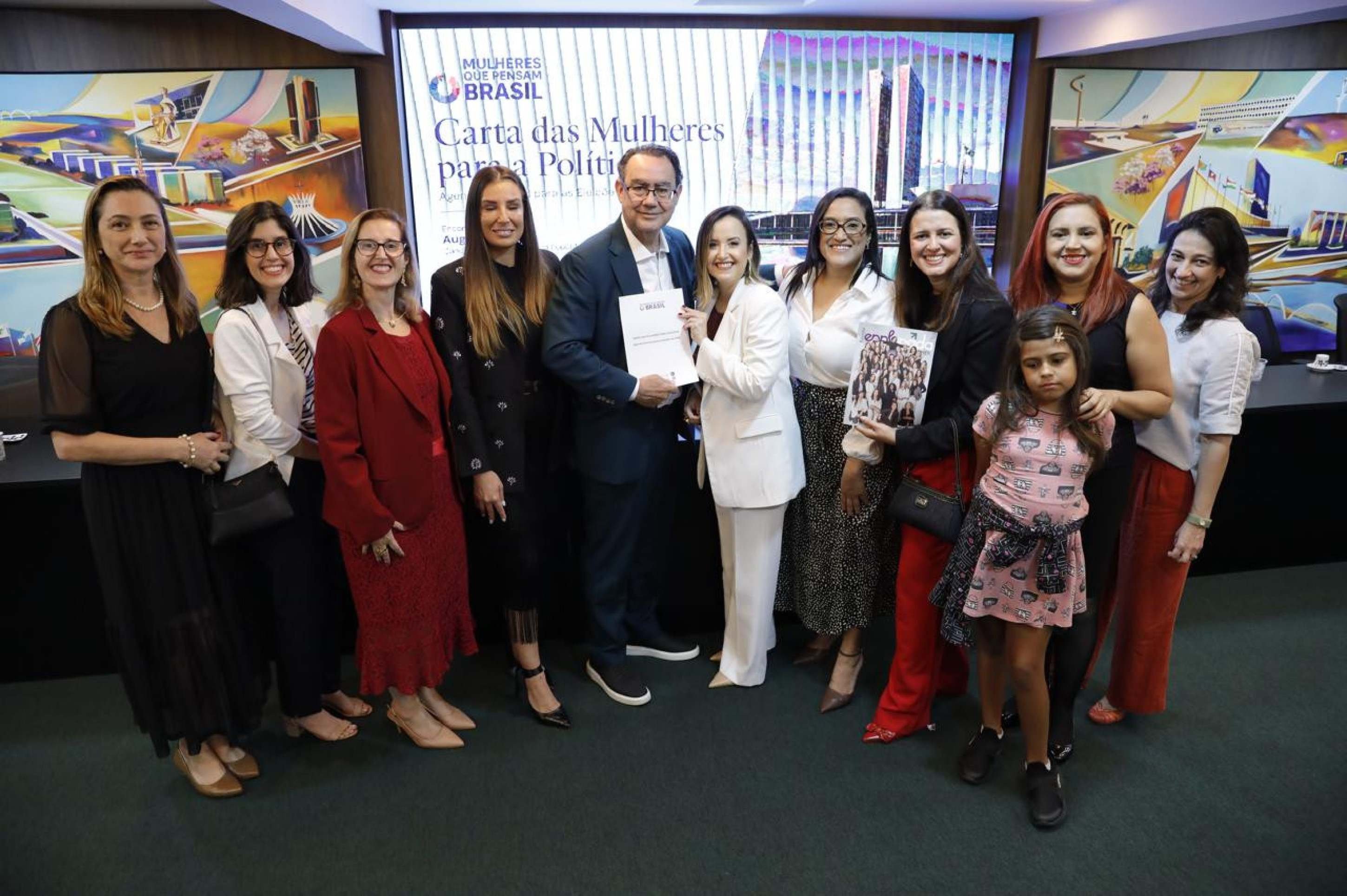 Augusto Cury foi o primeiro presidenci&aacute;vel a receber a Carta das Mulheres para a Pol&iacute;tica, em reuni&atilde;o com Coletivos Femininos na sede do Instituto Global ESG