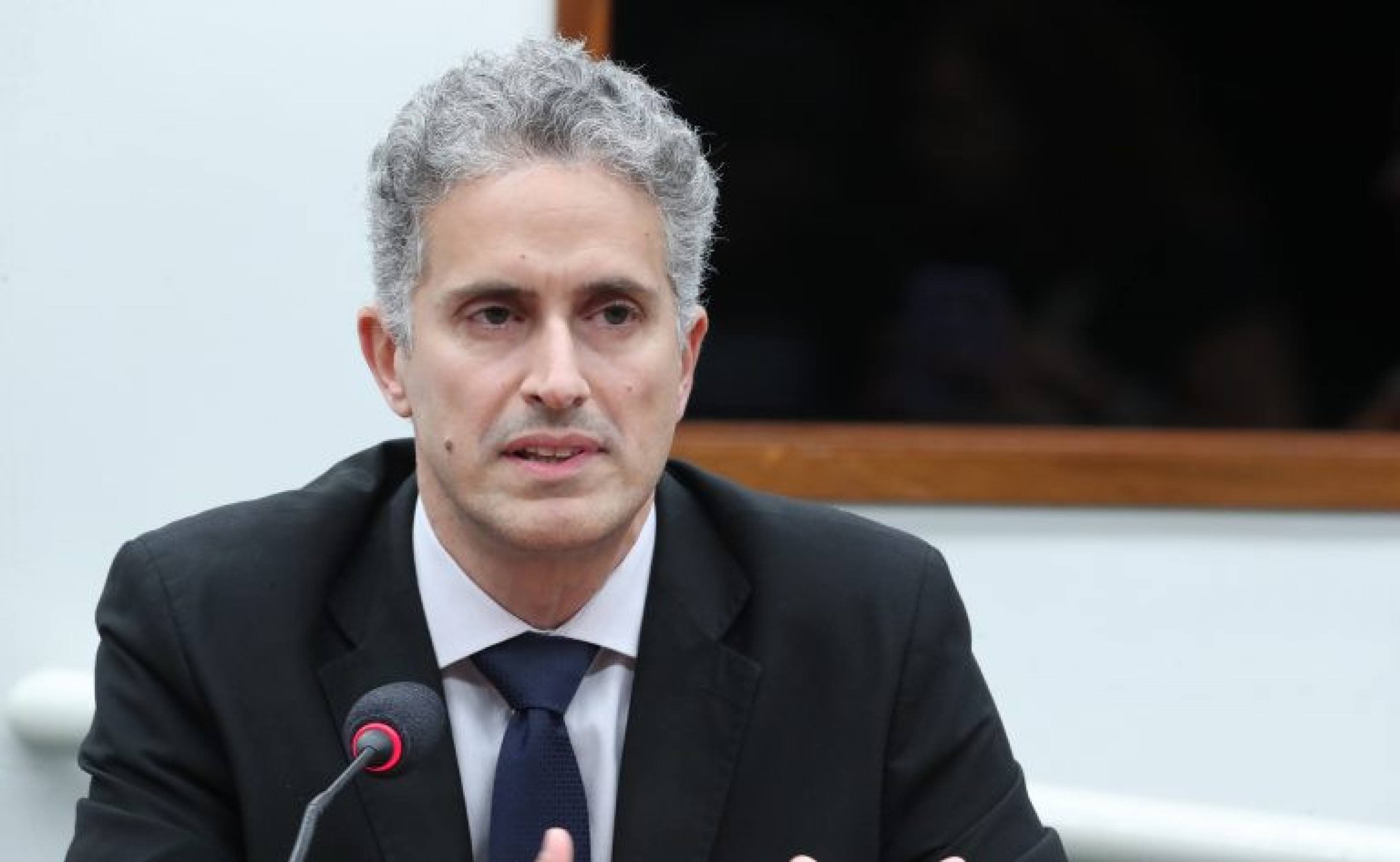 Governo estuda diminuir espaço para despesas previsto no regime fiscal - QTU Questões do Universo