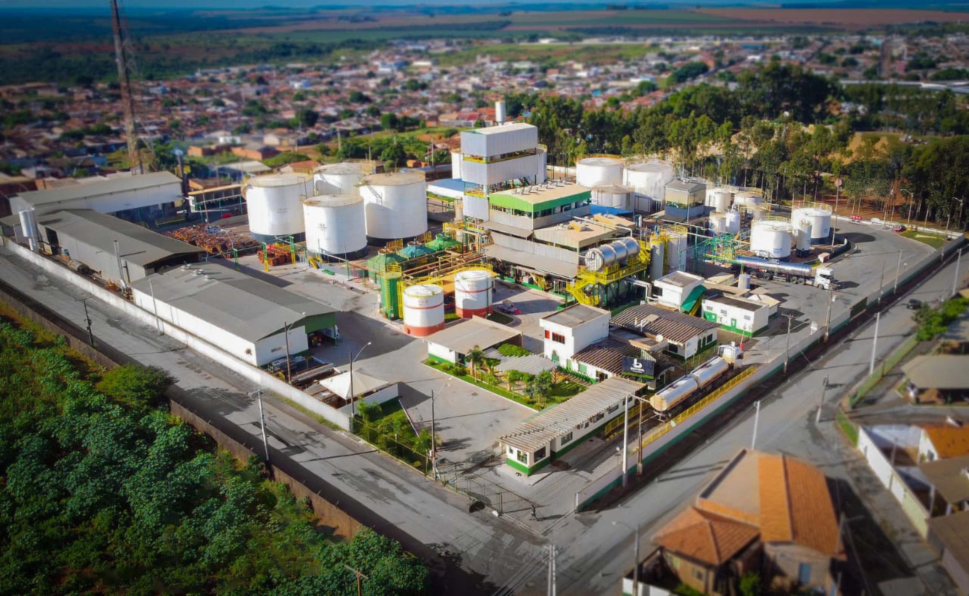Brasil aposta em biocombustíveis e eletrificação para descarbonizar transporte de cargas