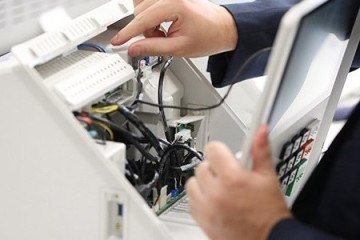 A&ccedil;&atilde;o do TSE demonstra o funcionamento interno da urna eletr&ocirc;nica, explicando sua estrutura e os mecanismos de seguran&ccedil;a para o p&uacute;blico -  (crédito: Antonio Augusto/Secom/TSE)