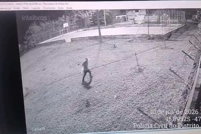 O suspeito de cometer o assasinato teria voltado ao local junto com outros homens quando disparou várias vezes contra a vítima que estava dentro de um carro estacionado - (crédito: Divulgação: PCDF) O suspeito de cometer o assasinato teria voltado ao local junto com outros homens quando disparou várias vezes contra a vítima que estava dentro de um carro estacionado - (crédito: Divulgação: PCDF)