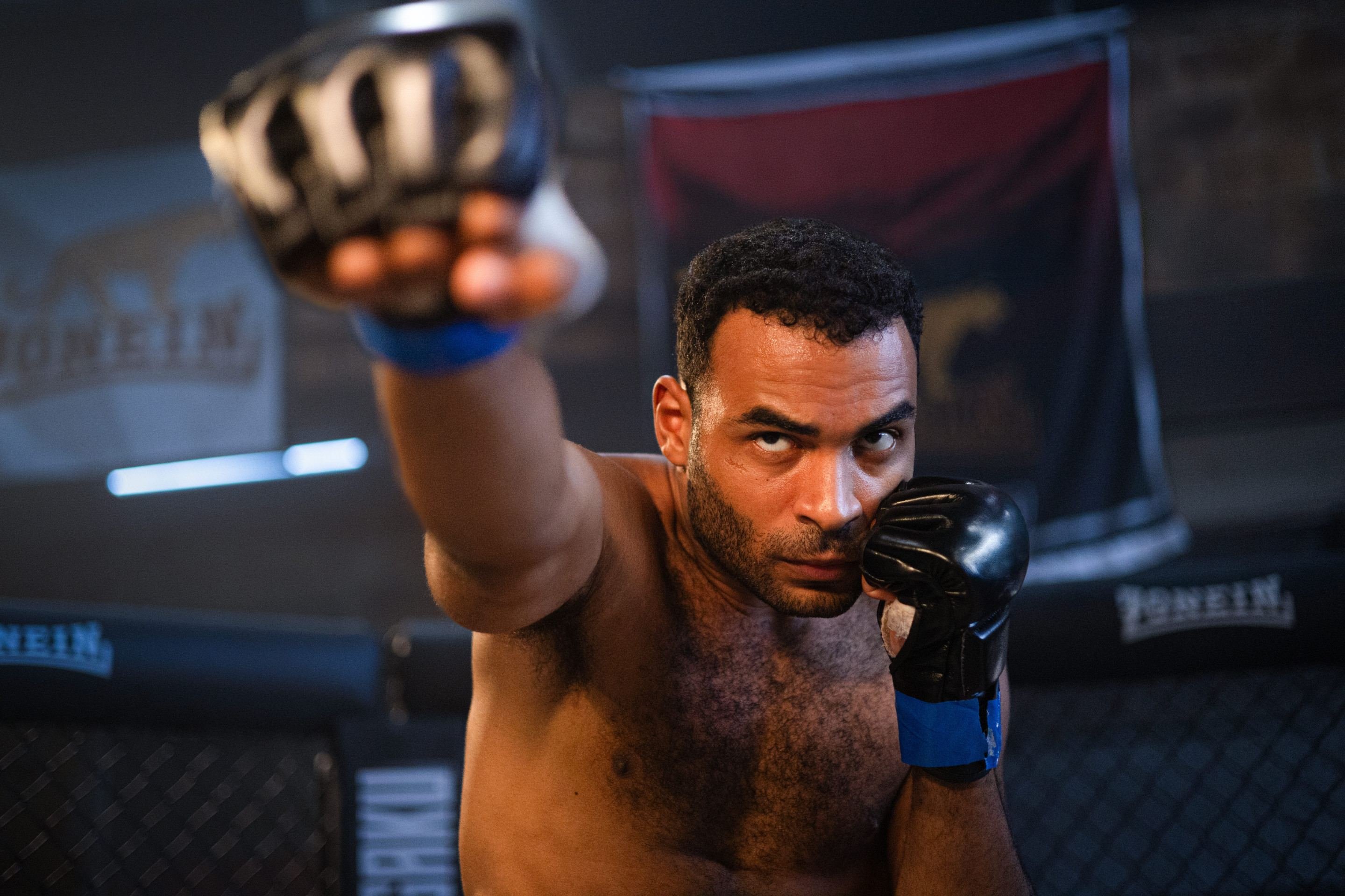 Vinicius Neri protagoniza a s&eacute;rie "F&uacute;ria", na Netflix     