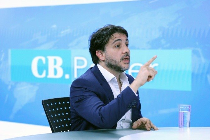 Renan Santos oficializa candidatura em convenção, neste sábado (1º) 