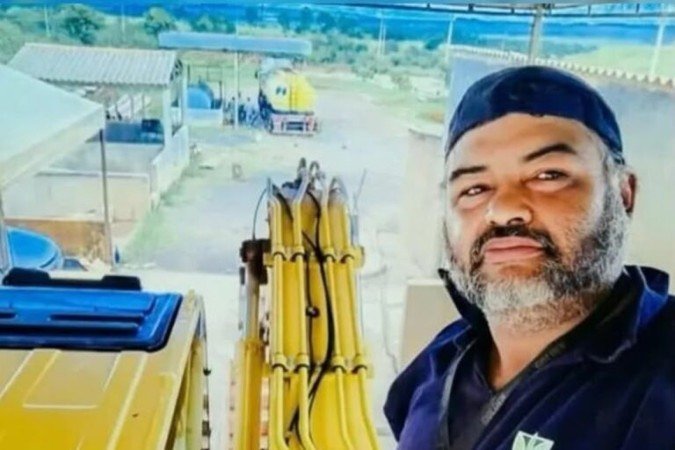 Anderson Araújo morreu após ser atropelado enquanto fazia reparos em um trator - (crédito: Reprodução/Sindurb-DF) Anderson Araújo morreu após ser atropelado enquanto fazia reparos em um trator - (crédito: Reprodução/Sindurb-DF)