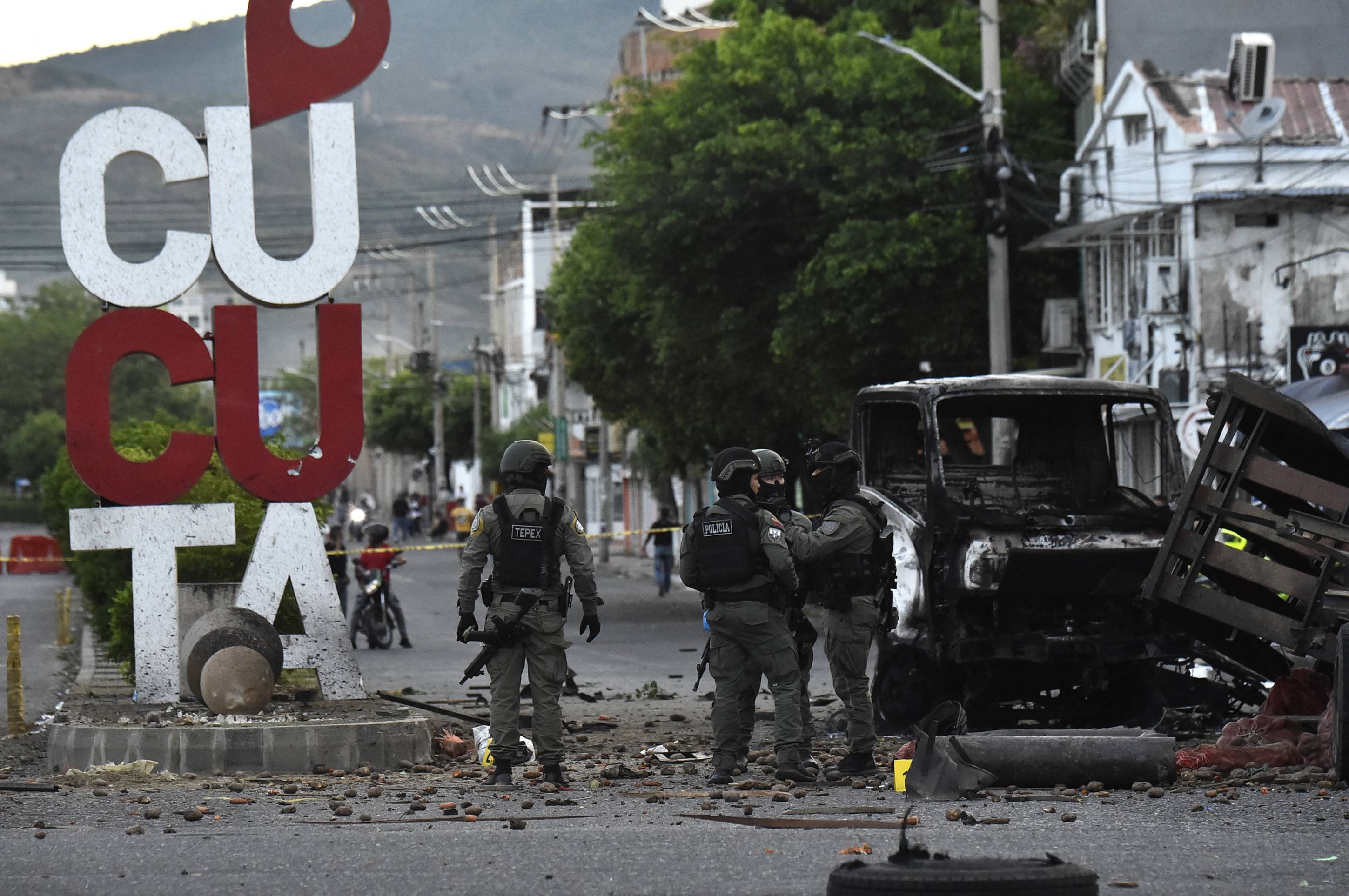 Caminhão-bomba explode na Colômbia poucos dias antes da posse do presidente