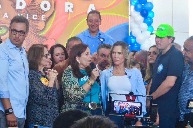 No palco com Bia Kicis e Damares Alves, Celina Leão reforçou chapa majoritariamente feminina - (crédito: Luiz Fellipe Alves/CB/DA Press) No palco com Bia Kicis e Damares Alves, Celina Leão reforçou chapa majoritariamente feminina - (crédito: Luiz Fellipe Alves/CB/DA Press)