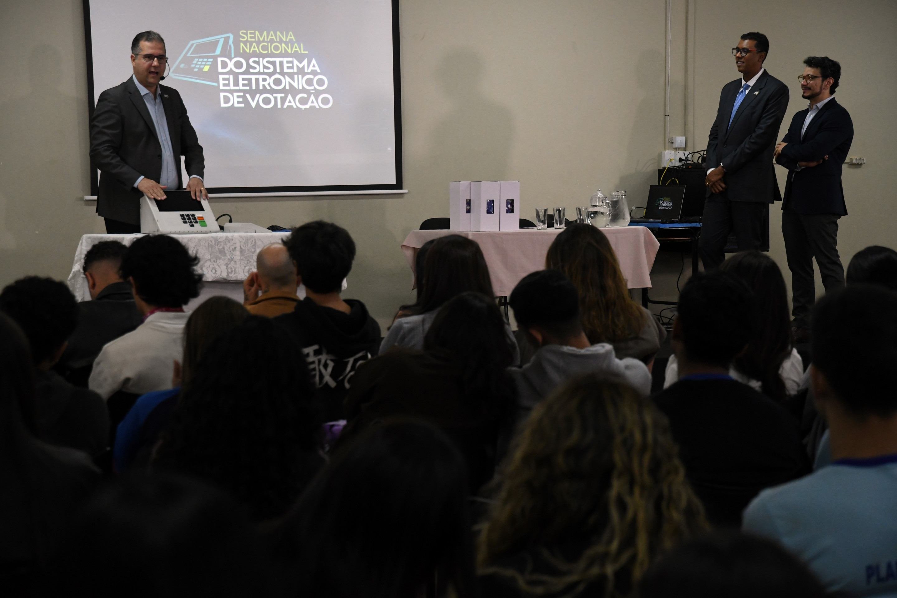 O coordenador de Tecnologia Eleitoral do TSE, Rafael Azevedo, detalha o funcionamento do sistema