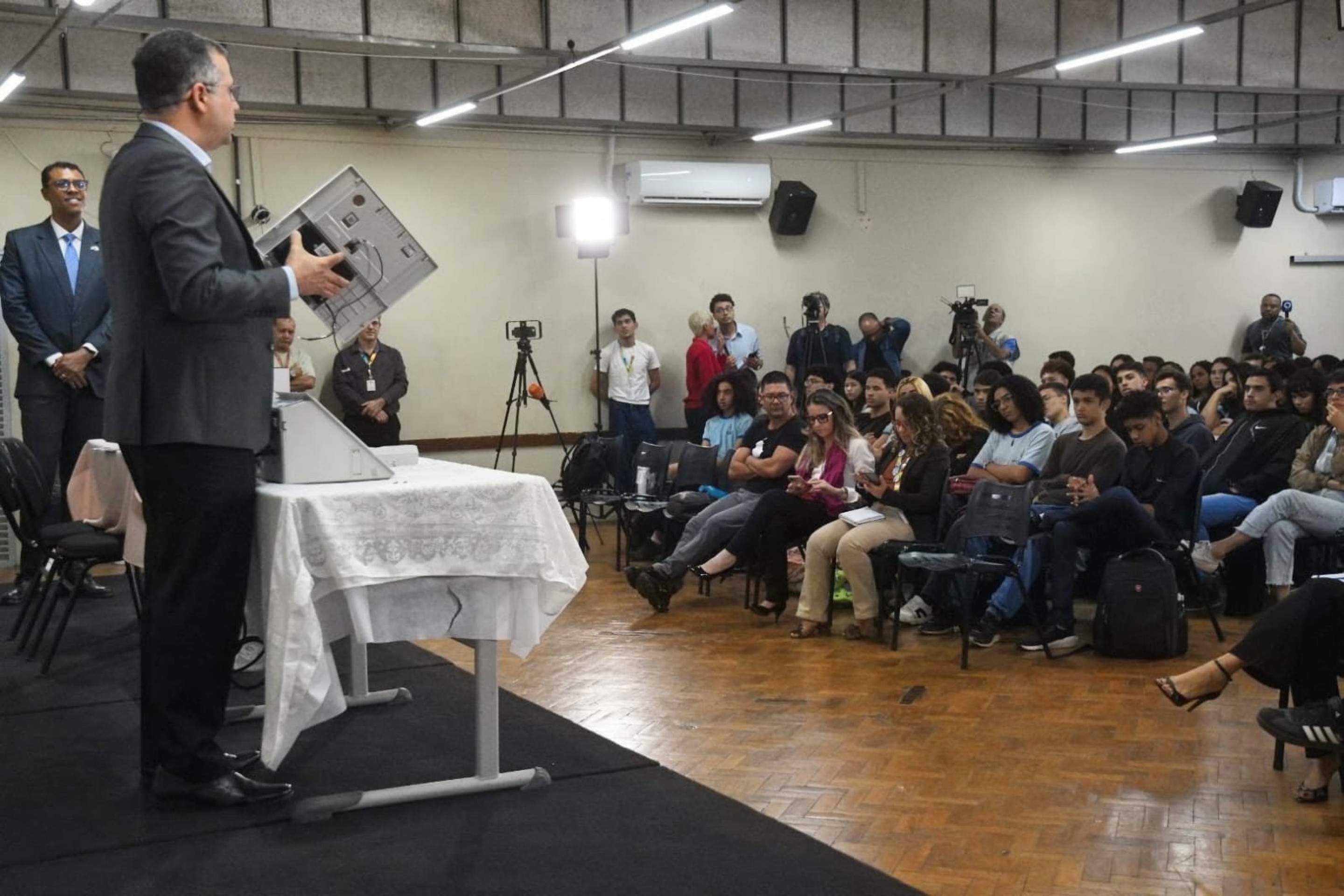 Demonstra&ccedil;&atilde;o urna eletr&ocirc;nica nesta segunda (3/8)