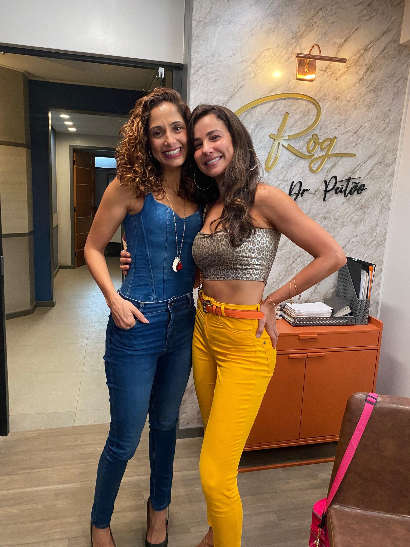 Camila Pitanga e Nanda Marques nos bastidores de Beleza fatal