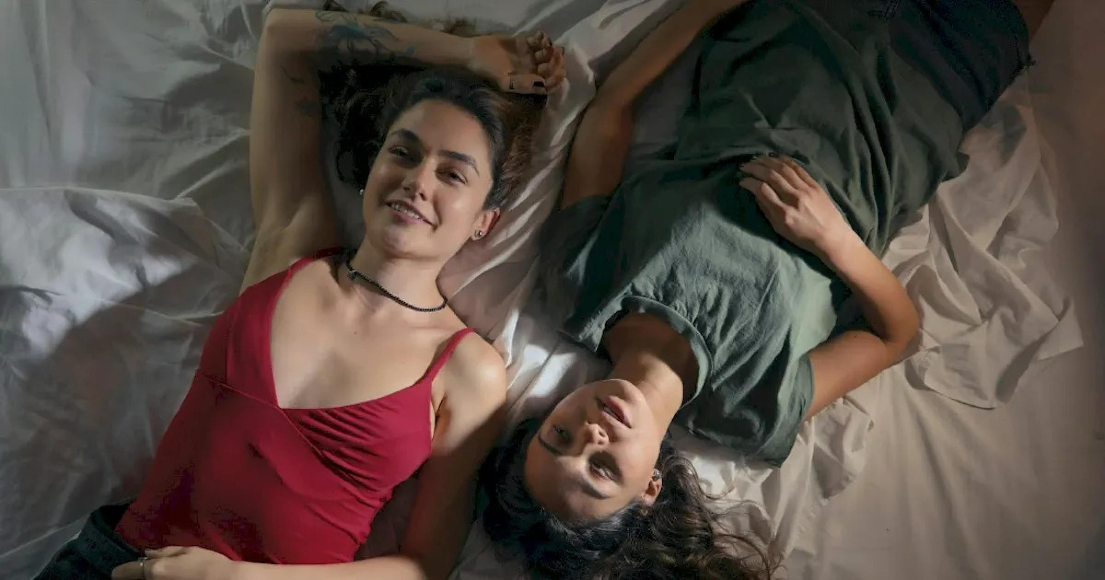 Bella Zafira celebra estreia de série sobre recomeços e amor