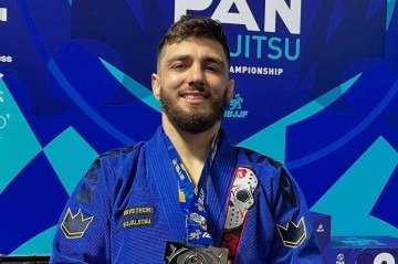 Detido em centro de custódia na Pensilvânia, o brasileiro Thiago Brito aguarda audiência enquanto alunos arrecadam fundos para sua defesa - (crédito: Reprodução/Instagram/Thiago Brito) Detido em centro de custódia na Pensilvânia, o brasileiro Thiago Brito aguarda audiência enquanto alunos arrecadam fundos para sua defesa - (crédito: Reprodução/Instagram/Thiago Brito)