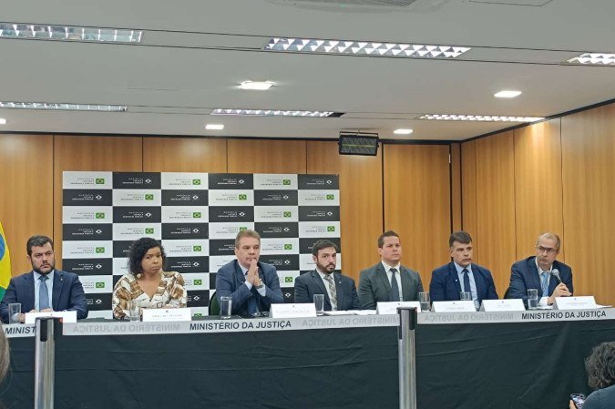 Coletiva no Ministério da Justiça e Segurança Pública sobre grupo que pretendia organizar atentados - (crédito: Ana Carolina Alves) Coletiva no Ministério da Justiça e Segurança Pública sobre grupo que pretendia organizar atentados - (crédito: Ana Carolina Alves)
