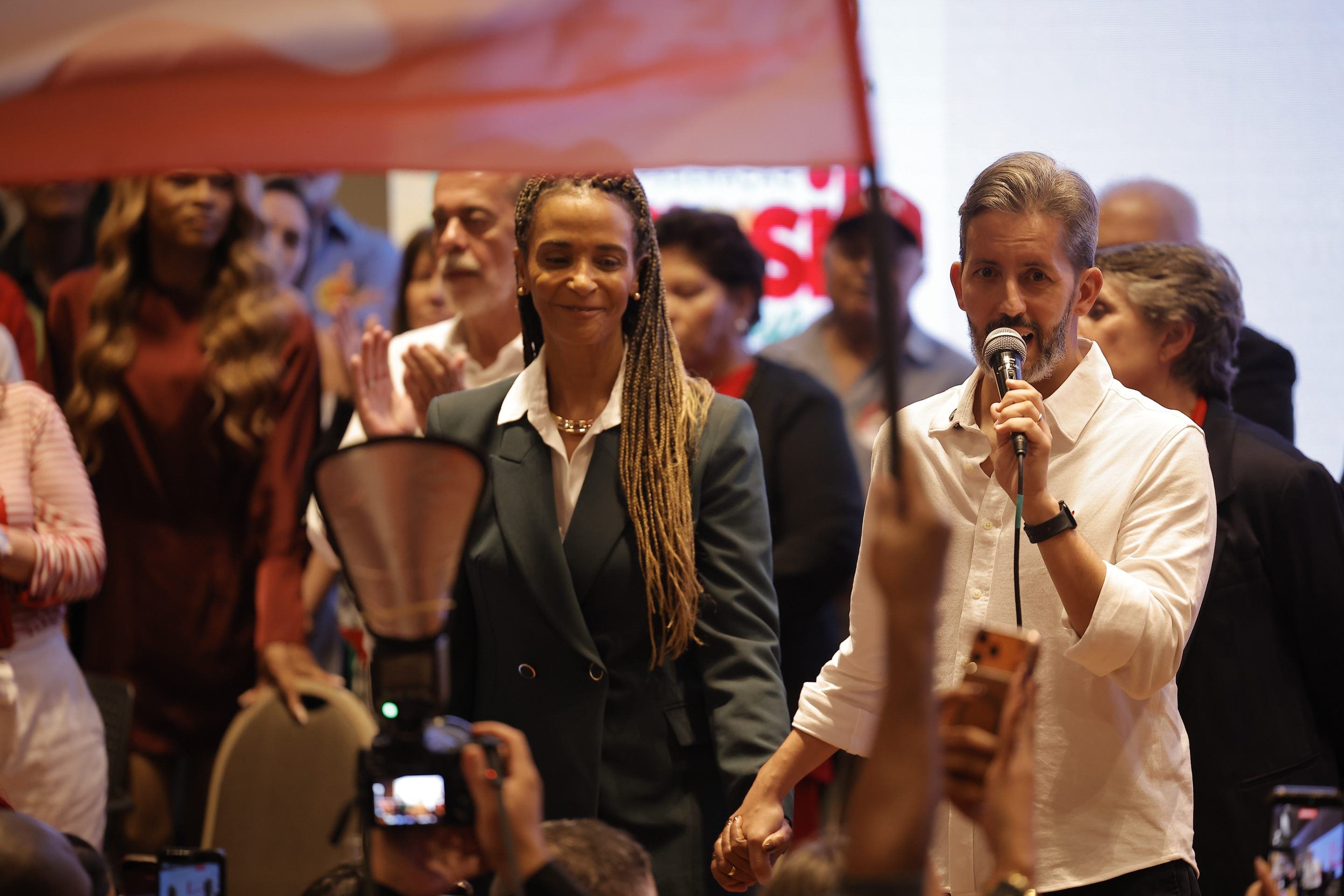 Federação Brasil da Esperança lança Leandro Grass e Dora Gomes para disputar o GDF