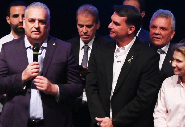 Gaspar para Flávio durante o anúncio: 'Sou o seu soldado,  sempre leal e pronto para servir' -  (crédito:  Ed Alves/CB/D.A Press)