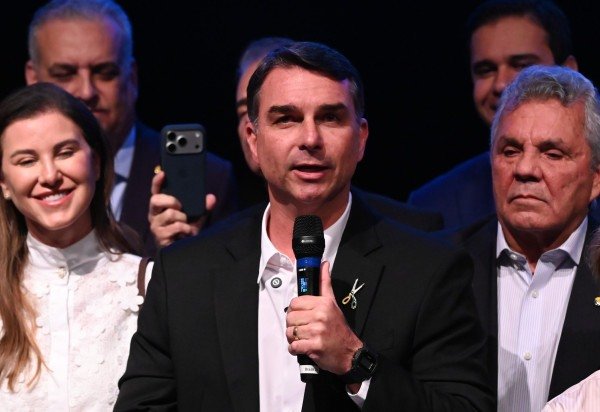 Ed Alves/CB/D.A Press