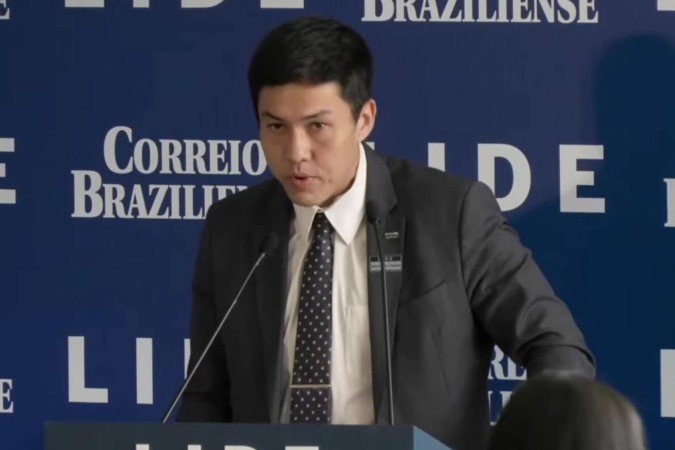 O diretor de Atacado e Governo do BRB, Bruno Watanabe, durante participação na 8ª edição do Brasília Summit - (crédito: YouTube/Reprodução) O diretor de Atacado e Governo do BRB, Bruno Watanabe, durante participação na 8ª edição do Brasília Summit - (crédito: YouTube/Reprodução)