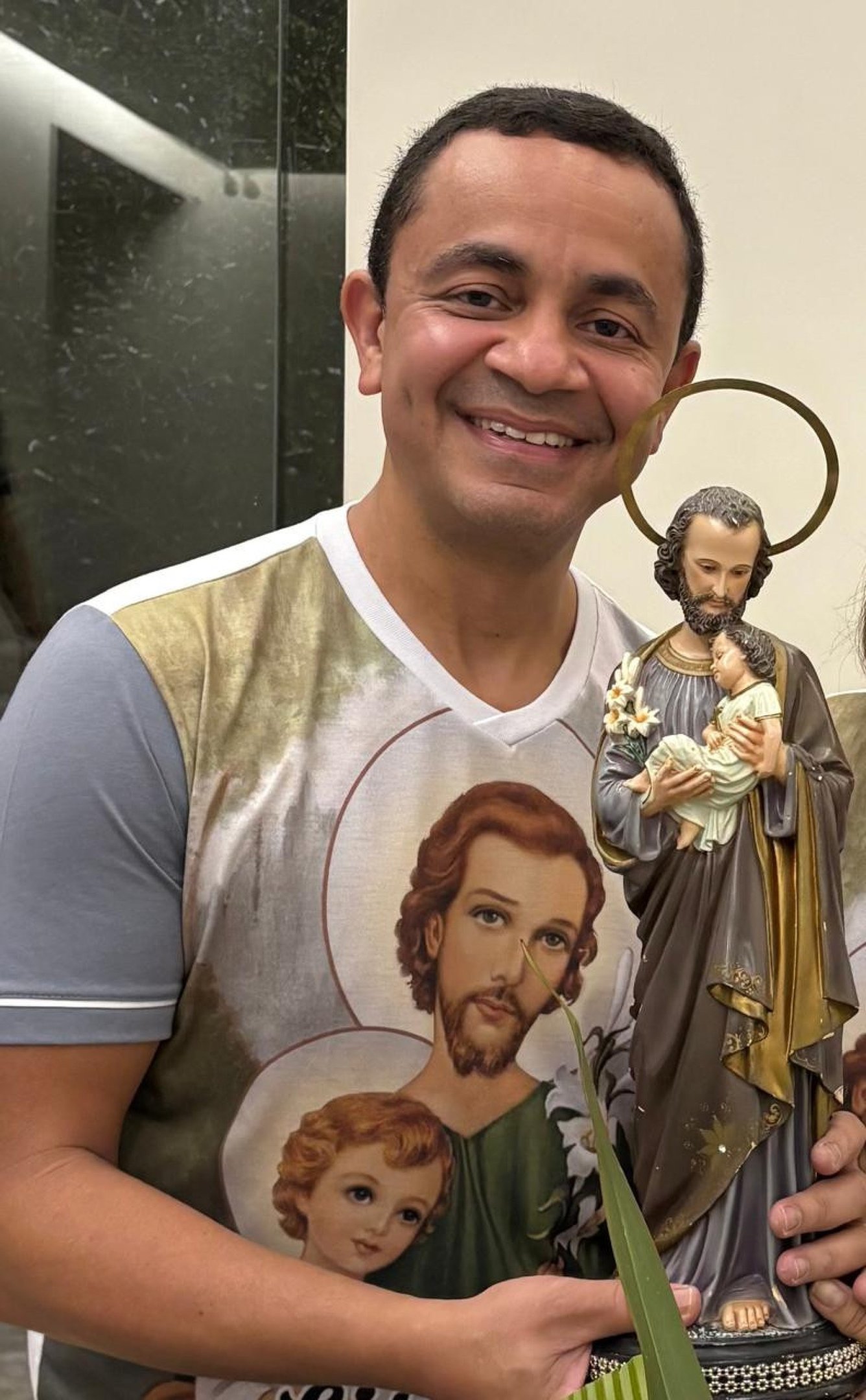 Fl&aacute;vio Silva se realizou quando conseguiu adotar tr&ecirc;s filhas 