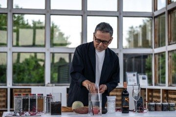 Designer japonês gera eletricidade a partir de itens diversos - (crédito: AFP) Designer japonês gera eletricidade a partir de itens diversos - (crédito: AFP)
